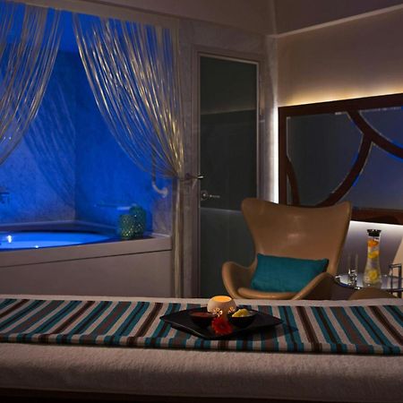 Renaissance Izmir Hotel Bagian luar foto