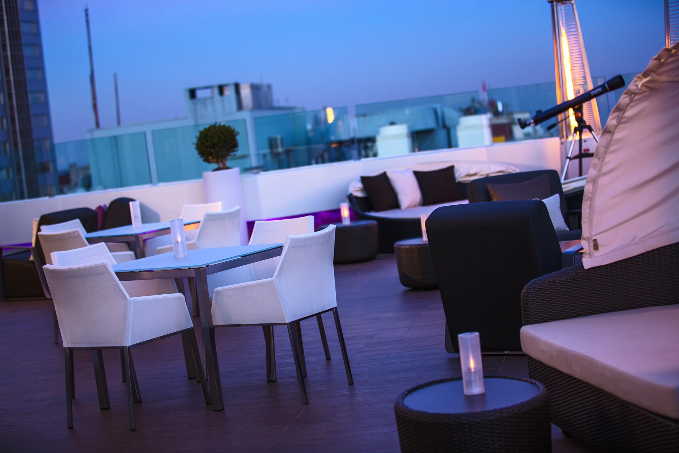 Renaissance Izmir Hotel Bagian luar foto Skyline