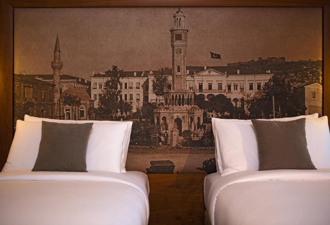 Renaissance Izmir Hotel Bagian luar foto