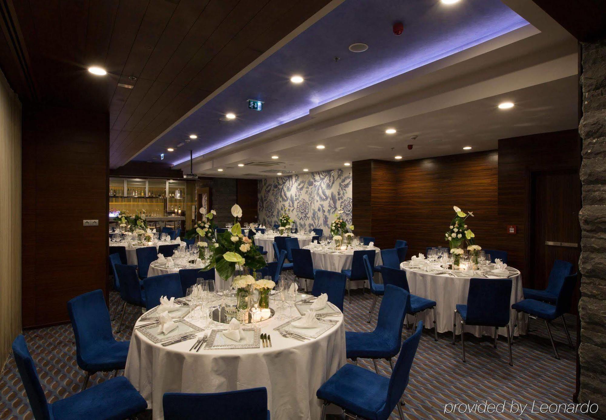 Renaissance Izmir Hotel Bagian luar foto The Blue Room at the National Liberal Club