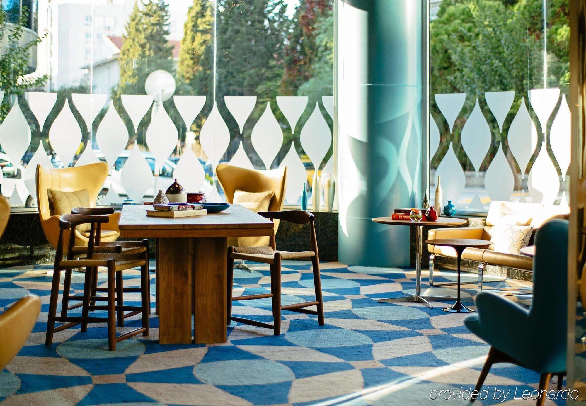 Renaissance Izmir Hotel Bagian luar foto Interior of the hotel