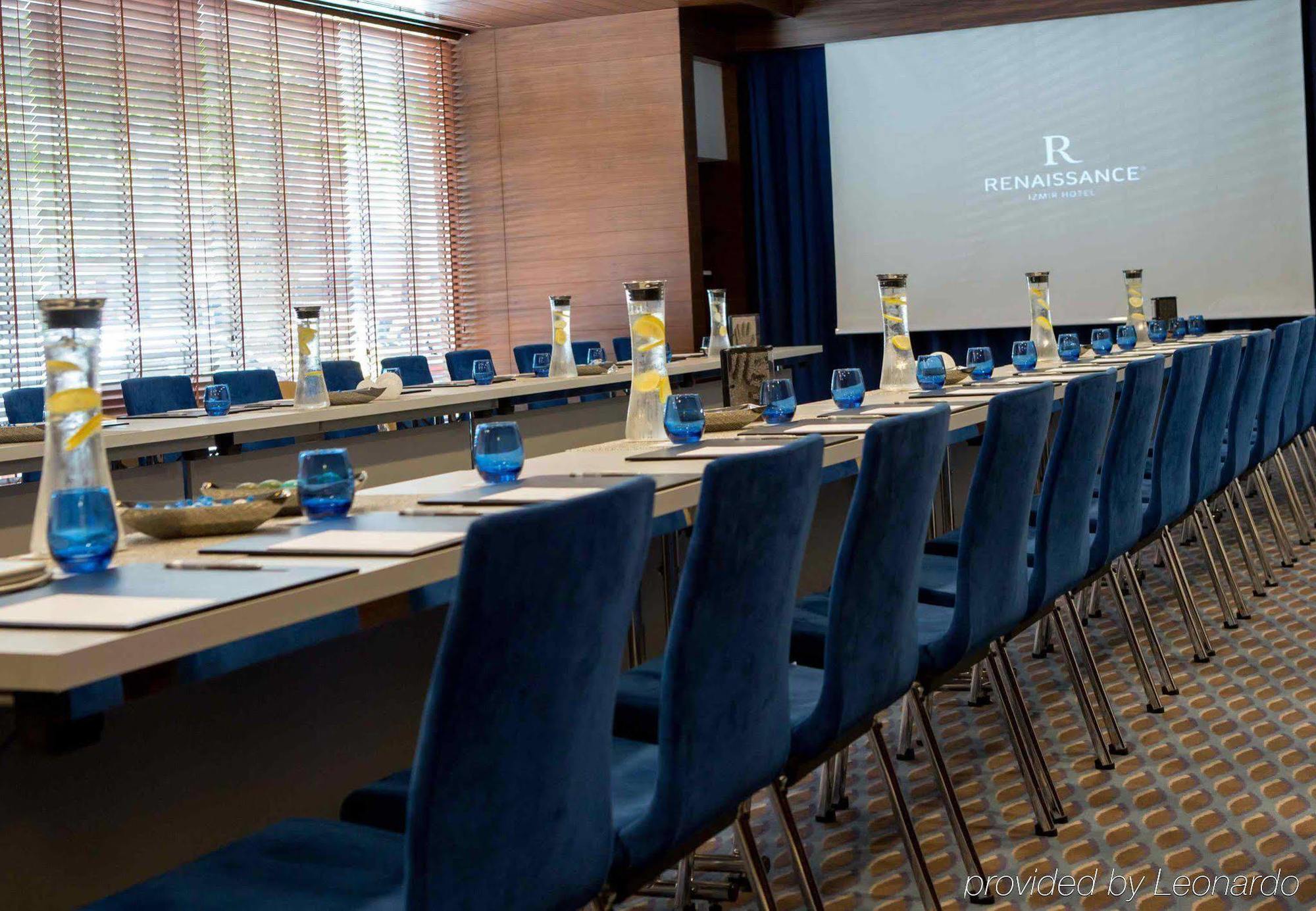 Renaissance Izmir Hotel Bagian luar foto Meeting room