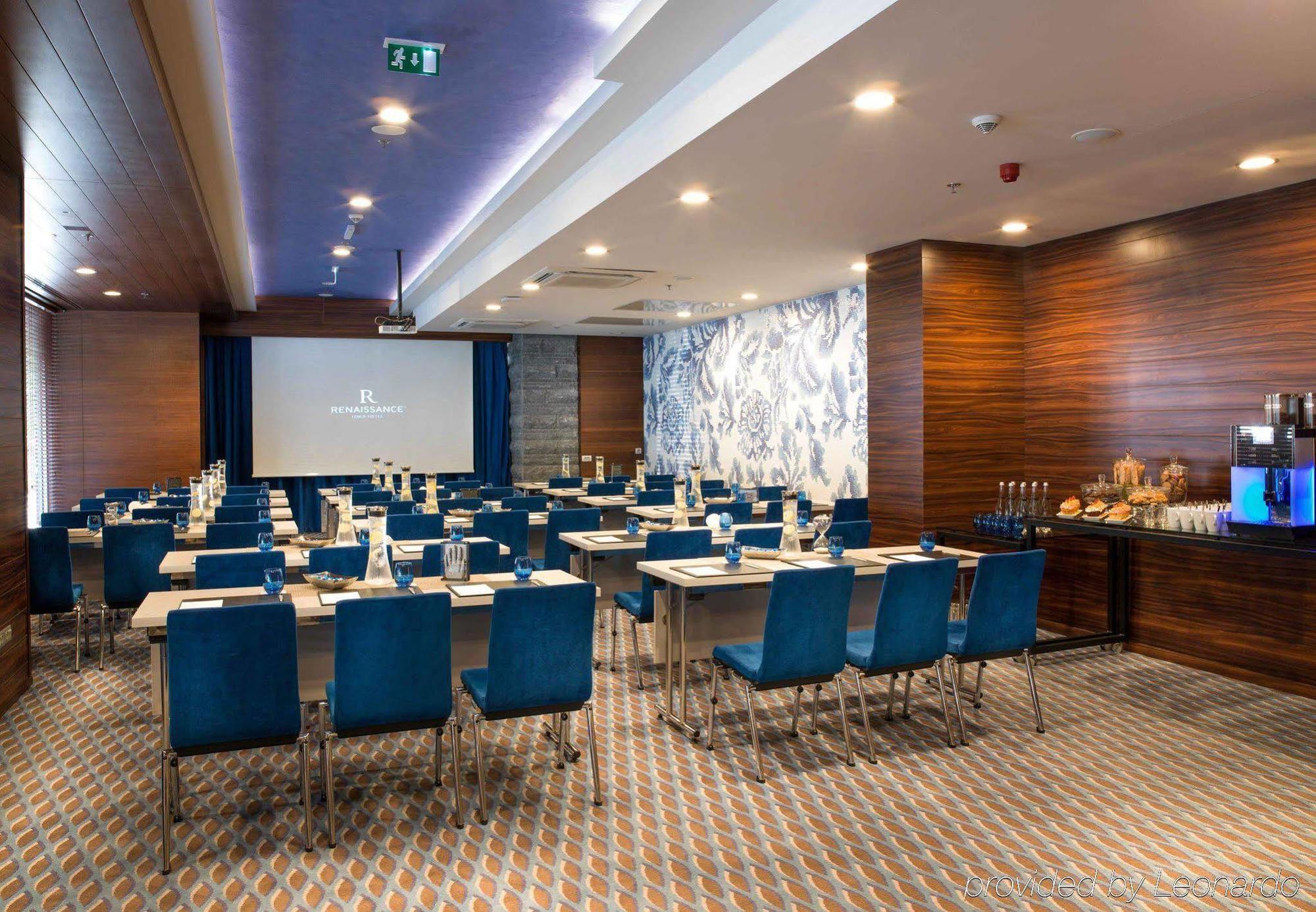Renaissance Izmir Hotel Bagian luar foto Meeting room